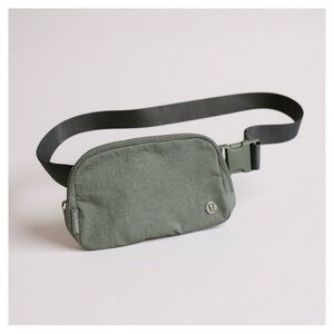 Lululemon Everywhere Belt Bag 1L Grey Sage‎ Crinkle Nylon Limited Edition